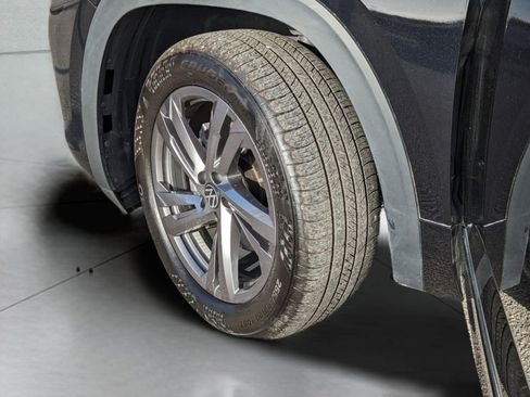 Certified 2024 Volkswagen Atlas Cross Sport SEL R-Line image 33