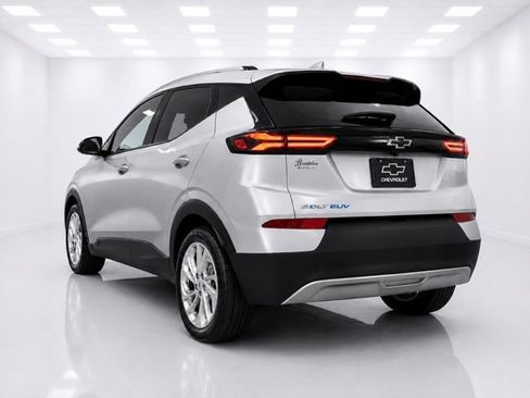 Used 2023 Chevrolet Bolt EUV LT w/ Driver Confidence Package FWD image 5