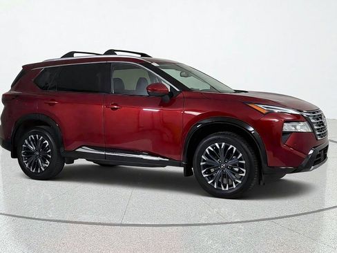 Used 2025 Nissan Rogue Platinum FWD image 8