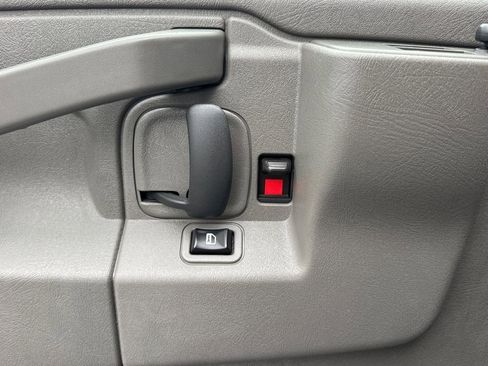 Used 2024 Chevrolet Express 2500 w/ Driver Convenience Package image 10