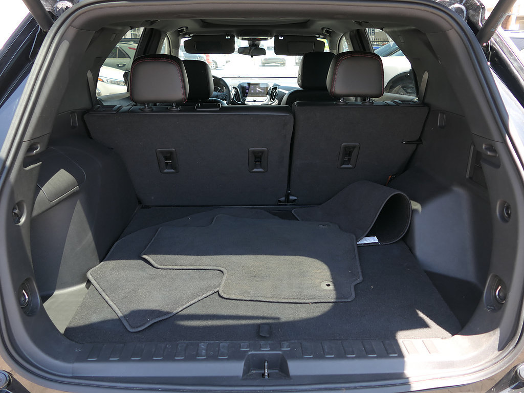 Used 2023 Chevrolet Equinox RS w/ RS Leather Package FWD image 23