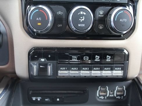 Used 2019 RAM 3500 Laramie AWD/4WD image 20