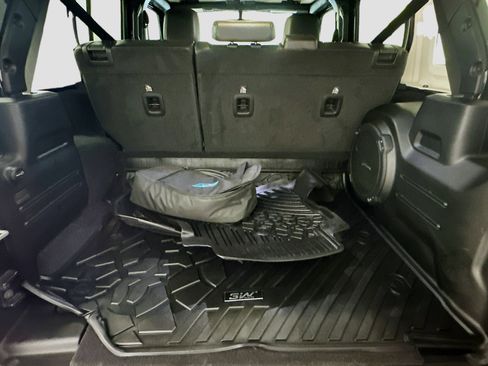 Used 2023 Jeep Wrangler Unlimited Rubicon 4xe w/ Cold Weather Group AWD/4WD image 29