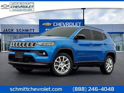 Used 2023 Jeep Compass Latitude w/ Sun and Sound Group AWD/4WD image 1