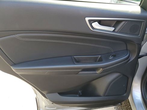 Used 2023 Ford Edge Titanium image 12