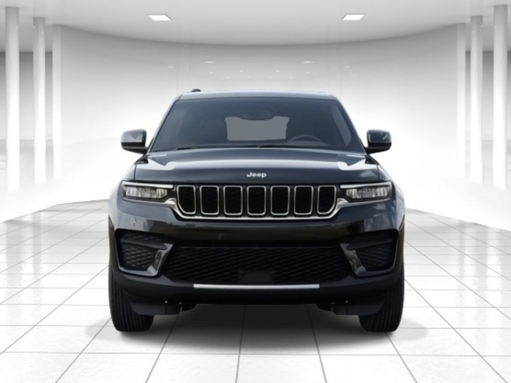 New 2025 Jeep Grand Cherokee Laredo X w/ Luxury Tech Group I AWD/4WD image 6