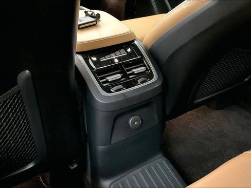 Used 2023 Volvo XC90 T8 Ultimate image 31