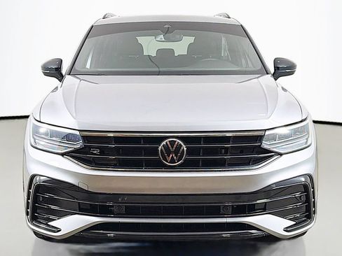 Used 2023 Volkswagen Tiguan SE R-Line FWD image 14