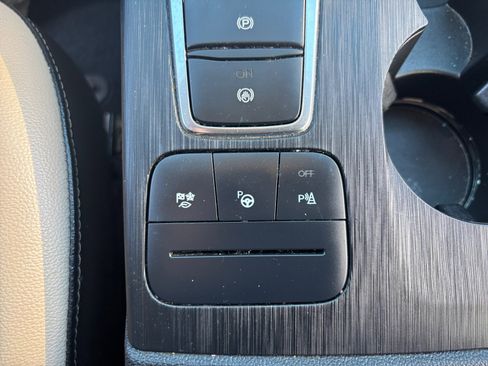 Used 2020 Ford Escape Titanium w/ Titanium Premium Package 2.0 image 28