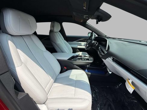 Used 2026 Cadillac Lyriq Luxury w/ LPO, Floor Liner Package AWD/4WD image 14