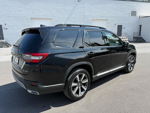 Used 2023 Honda Pilot Elite image 32