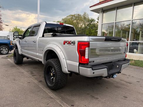 Used 2018 Ford F250 Platinum w/ Platinum Ultimate Package AWD/4WD image 10