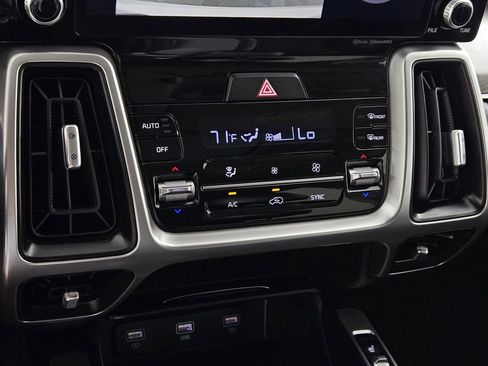 Used 2022 Kia Sorento S w/ Panoramic Sunroof Package image 14