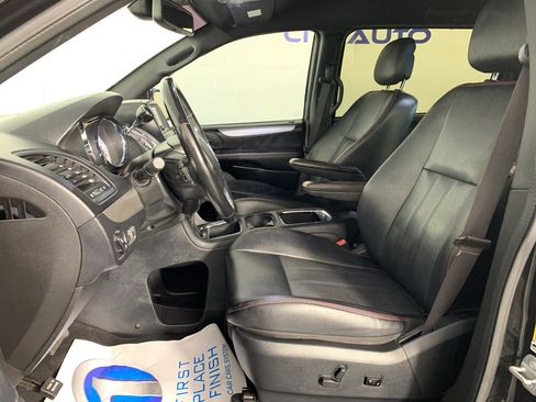 Used 2020 Dodge Grand Caravan GT FWD image 14