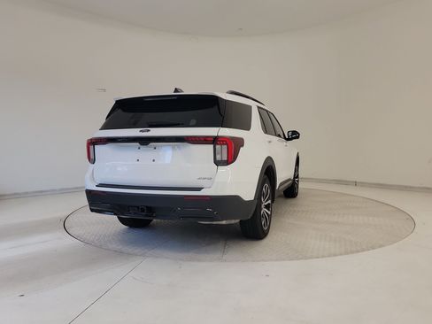 Used 2025 Ford Explorer ST-Line AWD/4WD image 7