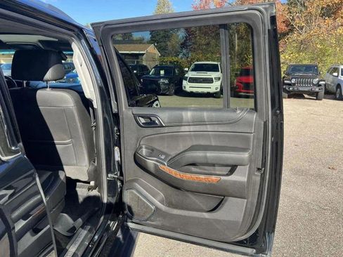 Used 2018 Chevrolet Suburban Premier image 33