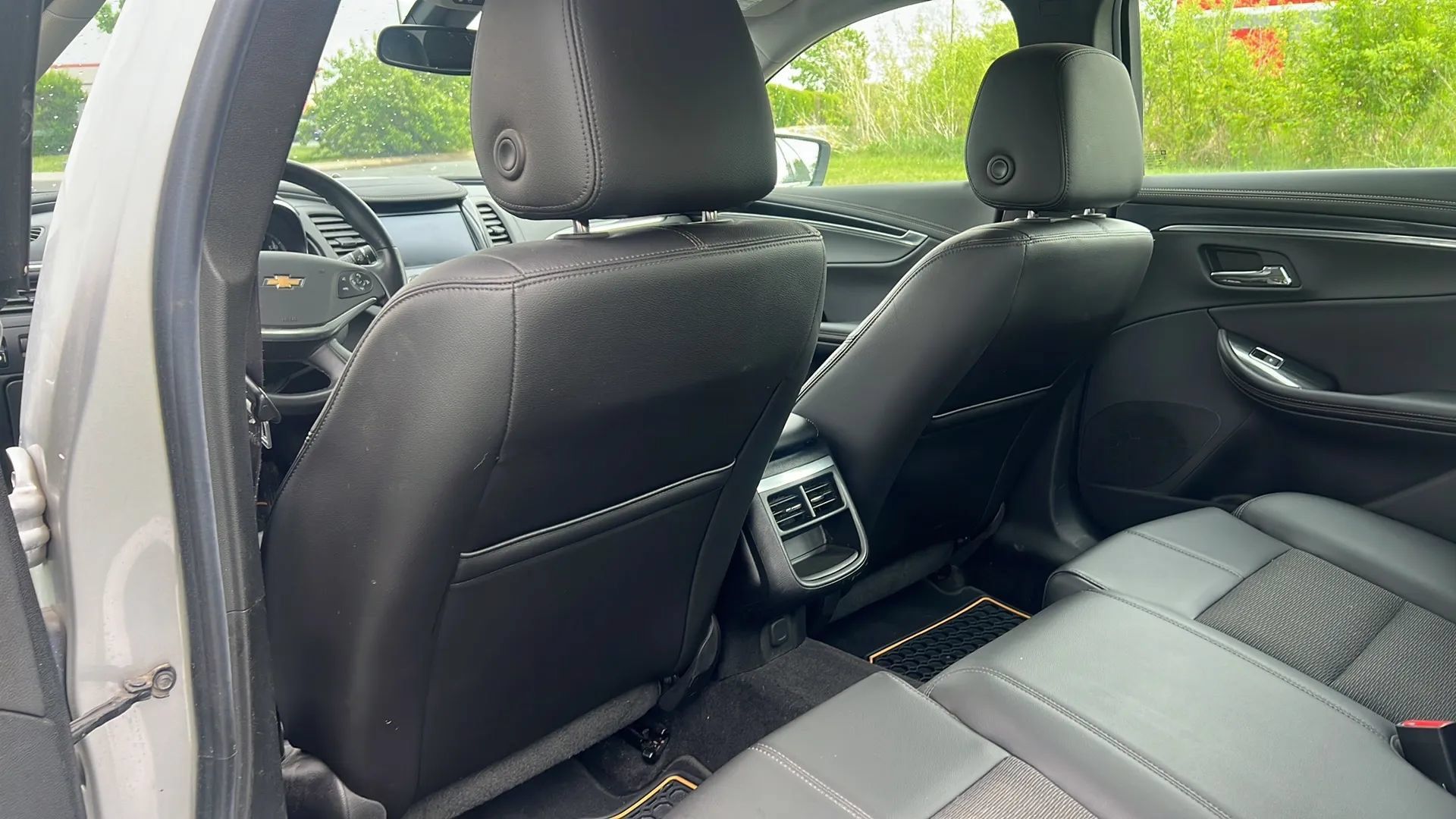 Used 2016 Chevrolet Impala LT w/ Convenience Package FWD image 12