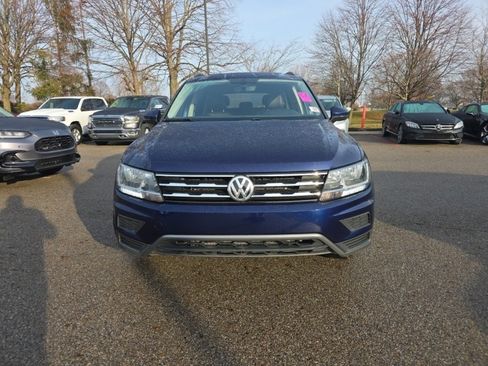 Used 2021 Volkswagen Tiguan SE image 2