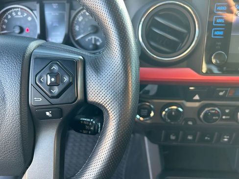 Used 2017 Toyota Tacoma TRD Sport w/ Premium & Technology Package AWD/4WD image 23