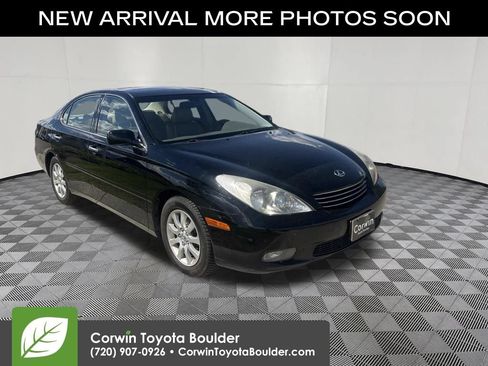 Used 2002 Lexus ES 330 FWD image 1