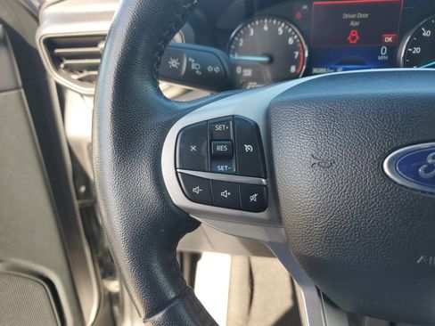 Used 2023 Ford Explorer XLT image 20