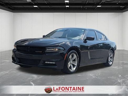 Used 2016 Dodge Charger SXT w/ Navigation & Travel Group RWD image 1