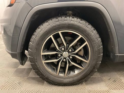 Used 2018 Jeep Grand Cherokee Trailhawk w/ Trailhawk Luxury Group AWD/4WD image 13
