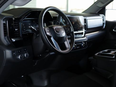 Used 2024 GMC Sierra 1500 Elevation image 9