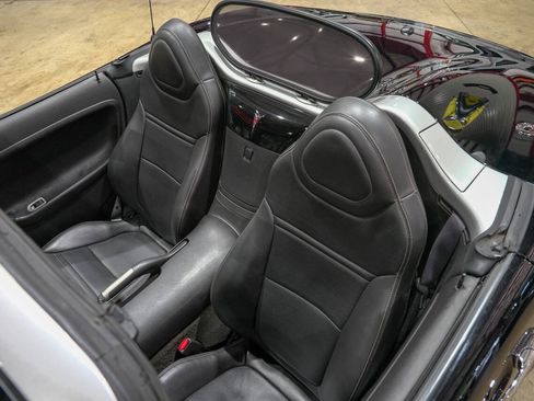 Used 2006 Pontiac Solstice Convertible w/ Premium Package RWD image 19