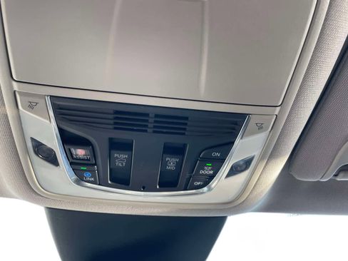 Used 2023 Acura MDX SH-AWD image 35