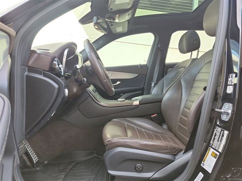 Used 2018 Mercedes-Benz GLC 43 AMG 4MATIC image 26