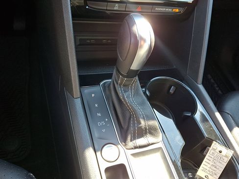 Used 2022 Volkswagen Atlas SE image 17