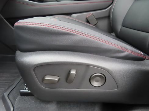 New 2026 Chevrolet Traverse RS w/ LPO, Floor Liner Package image 10