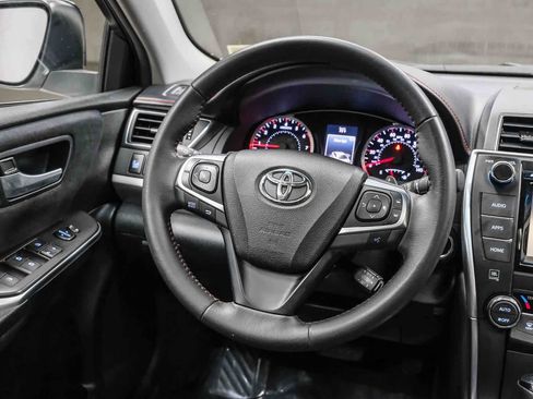 Used 2017 Toyota Camry XSE w/ Moonroof Package FWD image 19