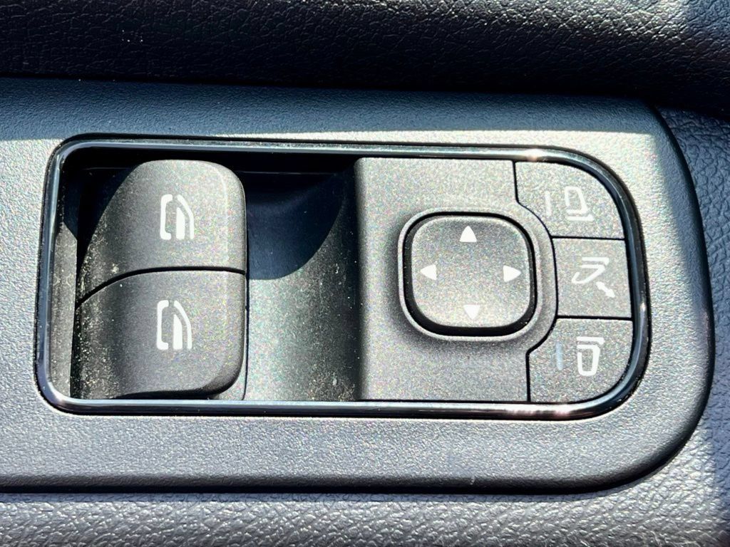 Used 2025 Mercedes-Benz Sprinter 2500 image 31