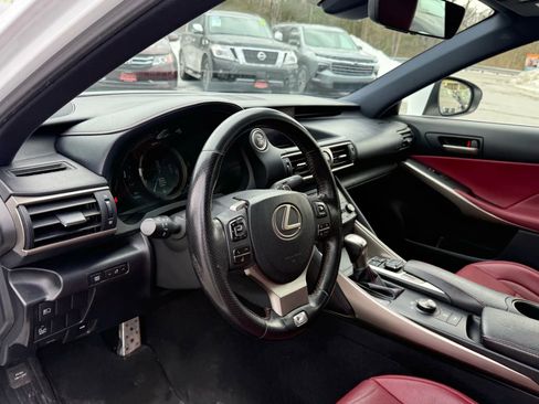 Used 2019 Lexus IS 300 F Sport w/ F Sport Package image 10