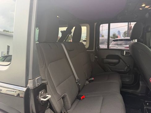 Used 2022 Jeep Wrangler Unlimited Sport AWD/4WD image 25