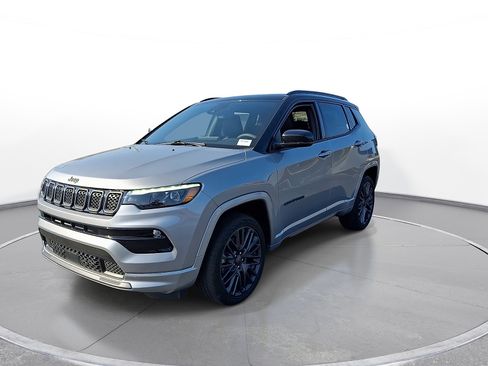 Used 2023 Jeep Compass High Altitude AWD/4WD image 3
