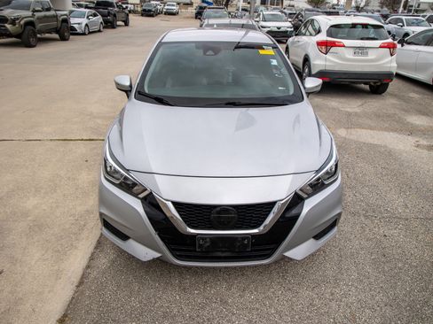 Used 2021 Nissan Versa SV image 5