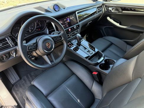 Certified 2026 Porsche Macan AWD/4WD image 4