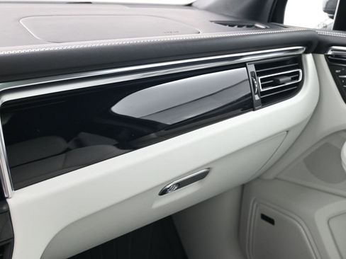 Certified 2026 Porsche Macan Turbo image 23