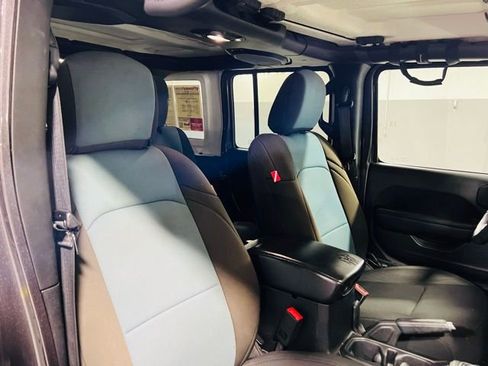 Used 2018 Jeep Wrangler Unlimited Sport S image 26