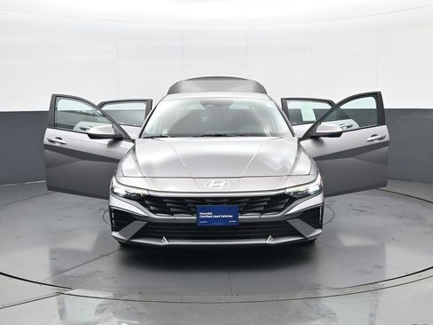 Certified 2024 Hyundai Elantra SEL image 31