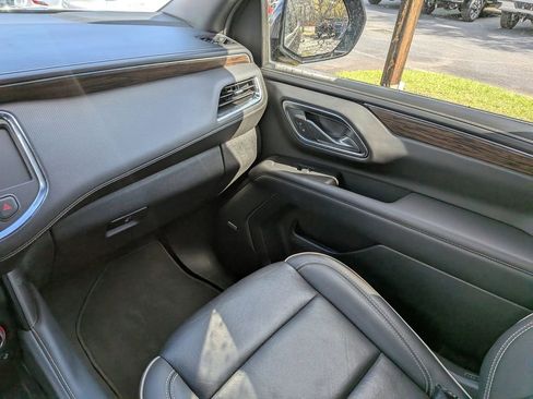 Used 2024 Chevrolet Tahoe Premier RWD image 18
