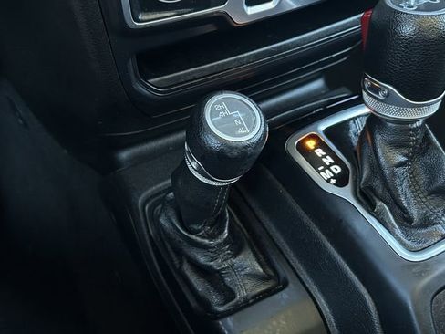 Used 2018 Jeep Wrangler Sport S image 20