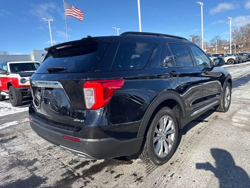 Used 2023 Ford Explorer XLT w/ Equipment Group 202A image 7