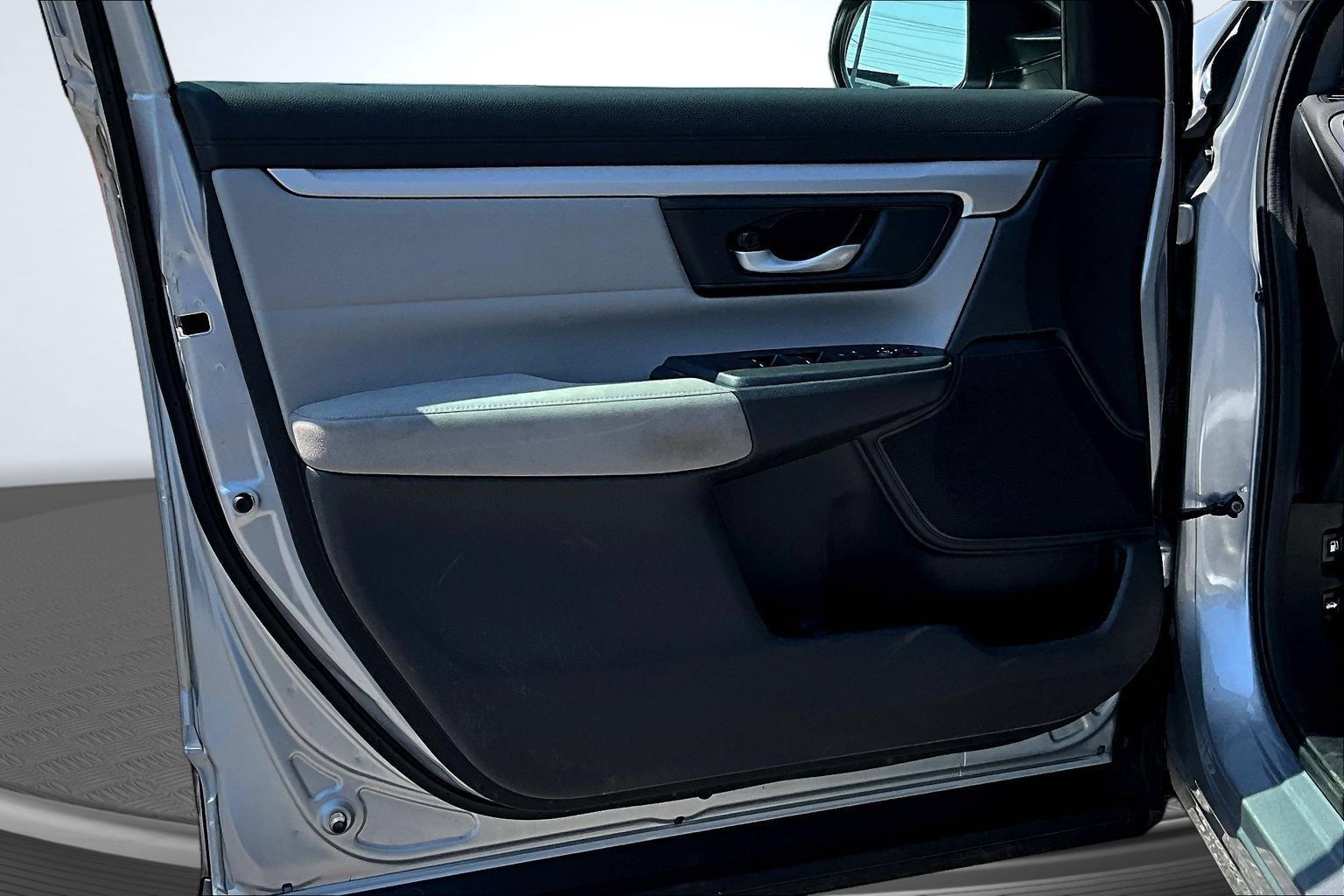 Used 2017 Honda CR-V LX image 18