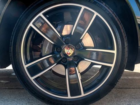 Used 2020 Porsche Cayenne w/ Premium Package AWD/4WD image 56