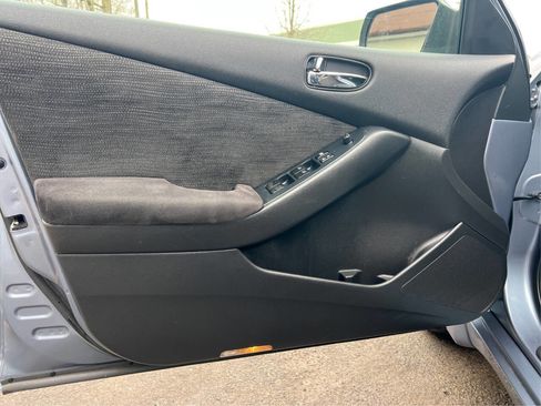 Used 2012 Nissan Altima 2.5 S w/ 20th Anniversary Pkg image 17