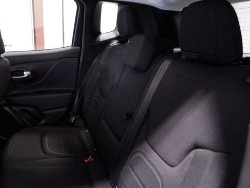 Used 2022 Jeep Renegade Latitude w/ Sun/Sound Group image 17